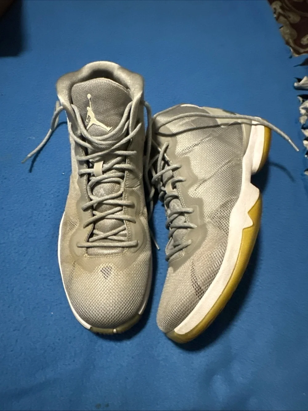 Jordan Super Fly 3 Men’s Gray Athletic Sneakers with Gold Outsole Size 12